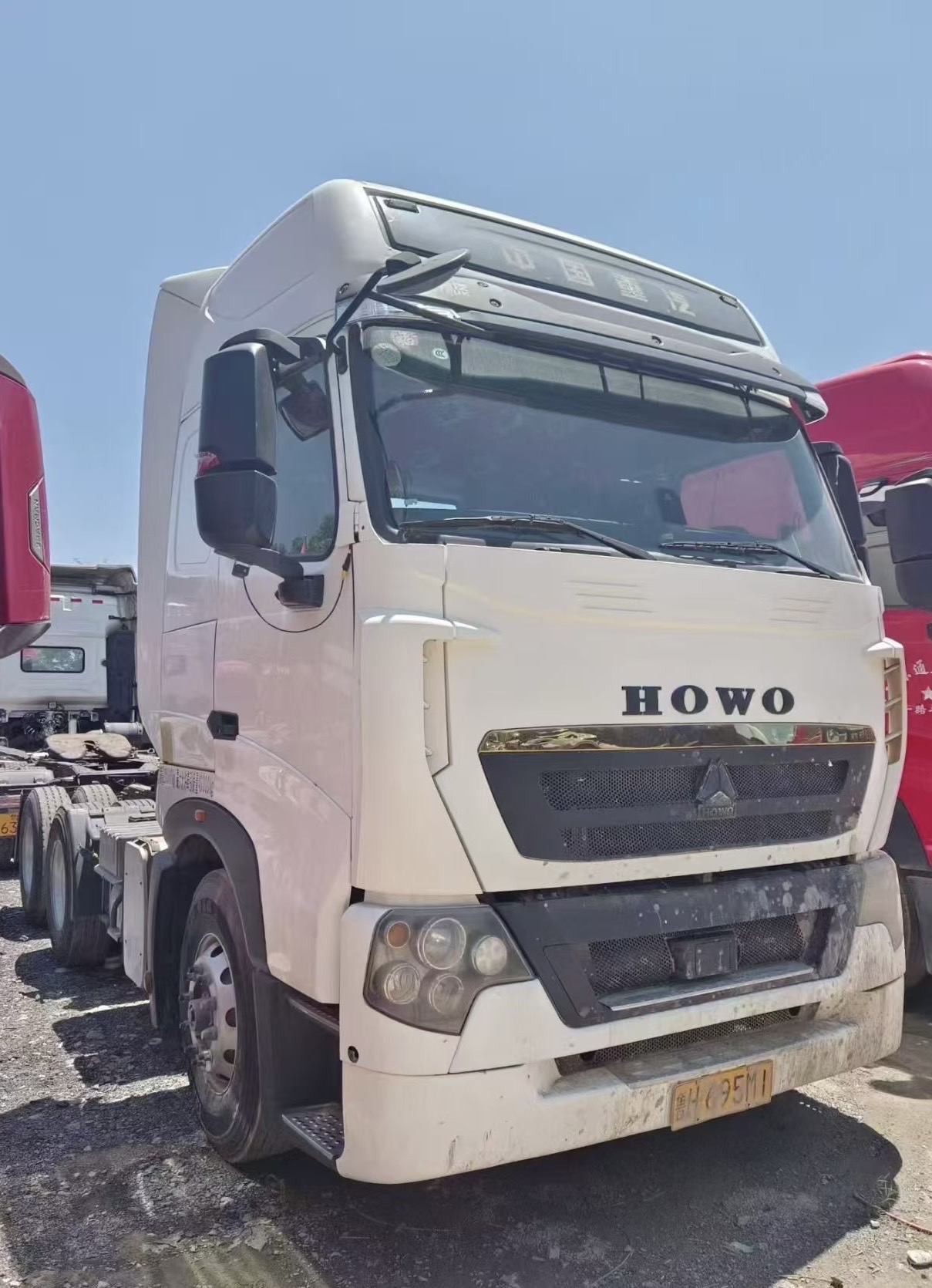 Howo T7, tractor 4*6 - Image 5